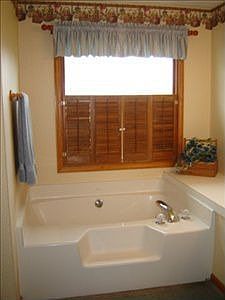 5th image of 844 Township Road 14