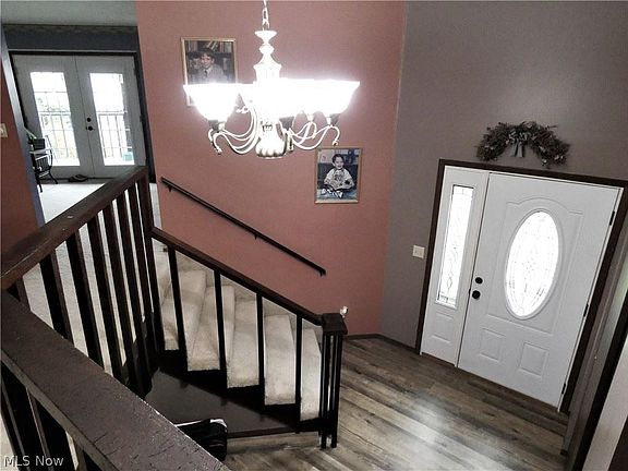 5th image of 60 Berkshire Ct