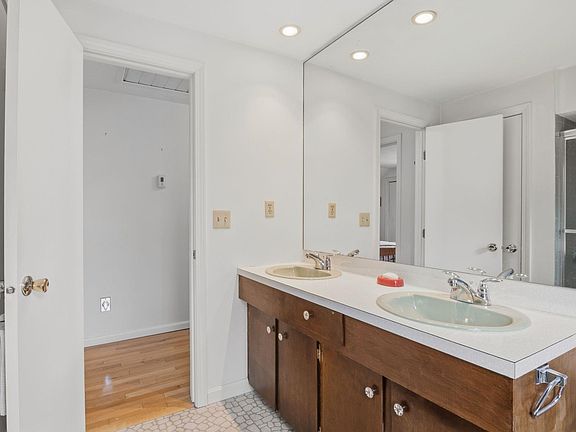 5th image of 633 Fairfield Street