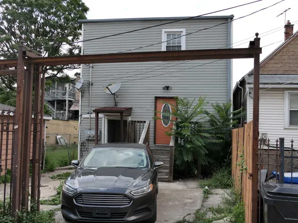 325 E Kensington Ave, Chicago, IL 60628