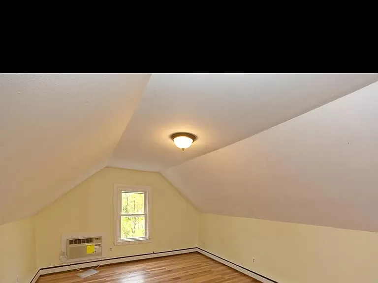 876 Warren St #2 — Photo 9
