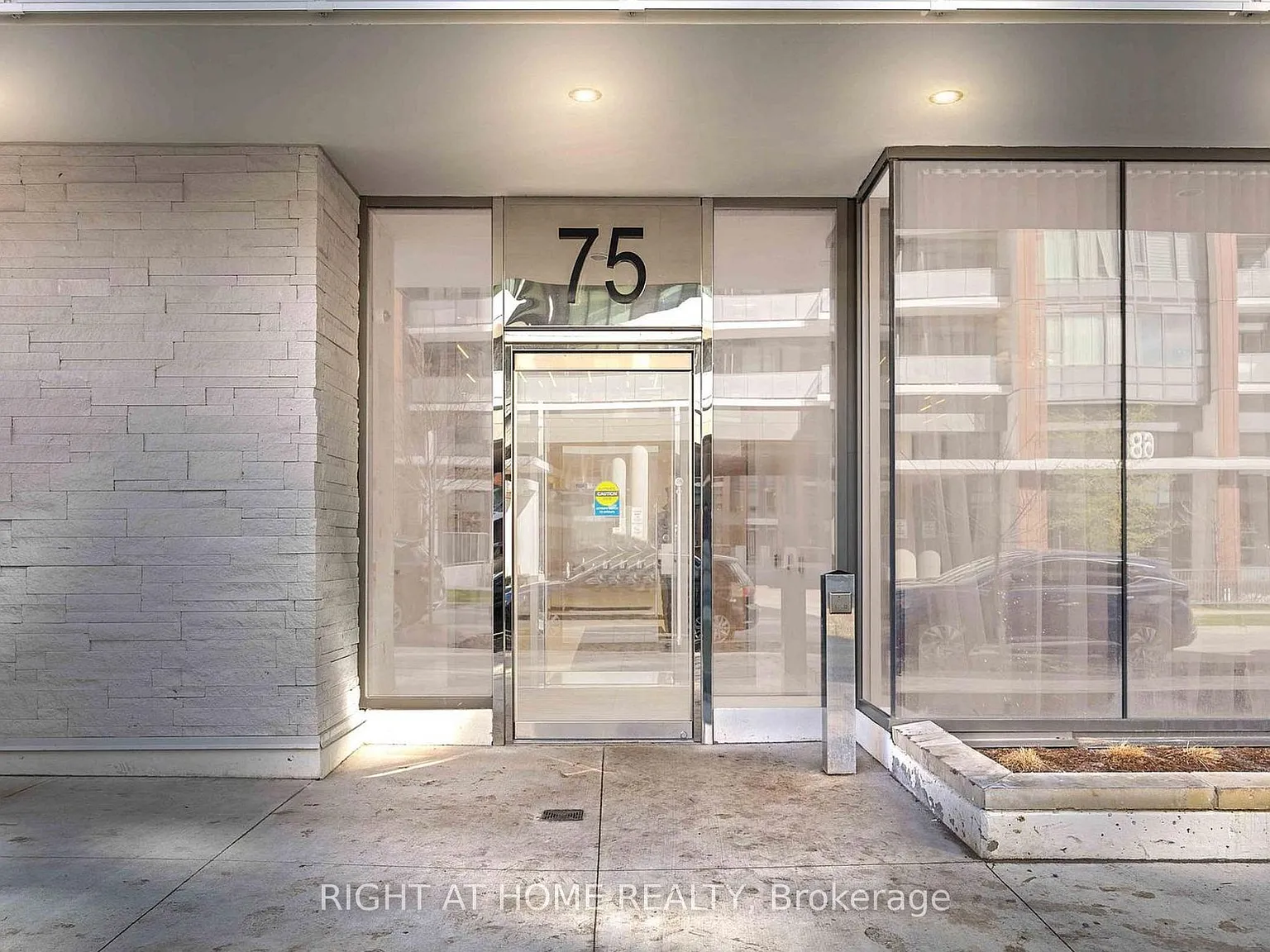 2 bed, $2,500 — Photo 2