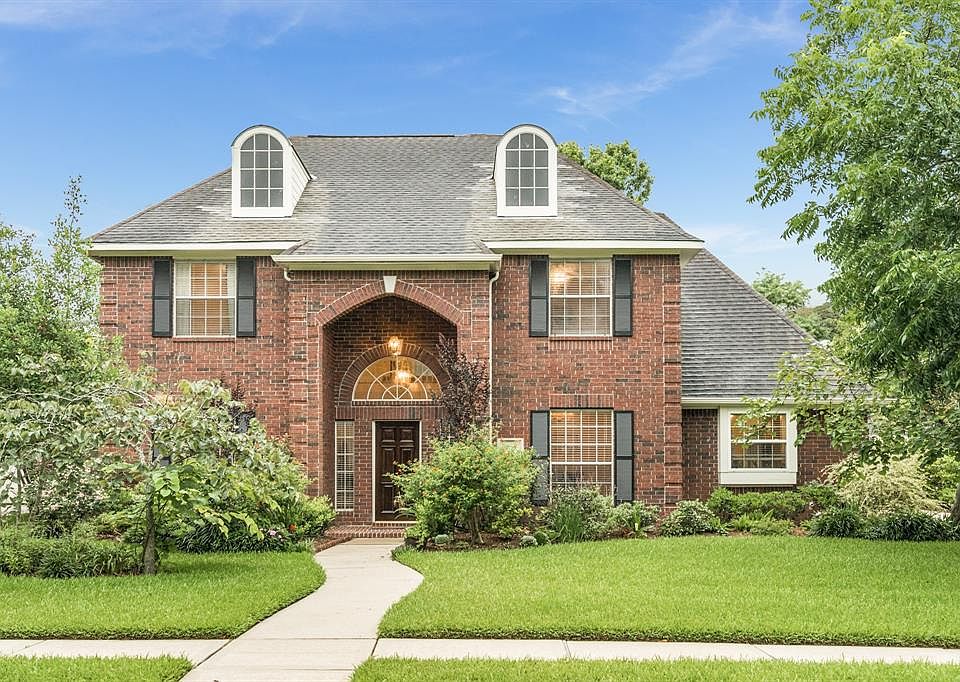 1st image of 1804 Lakeside Ln