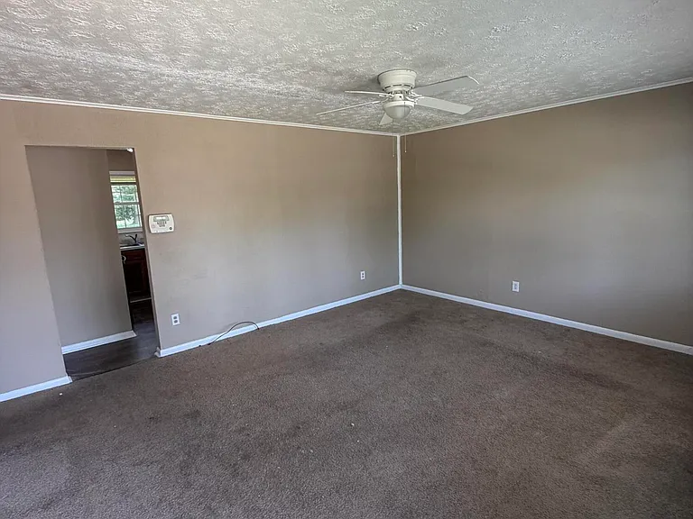 2405 Windwood Ct — Photo 5