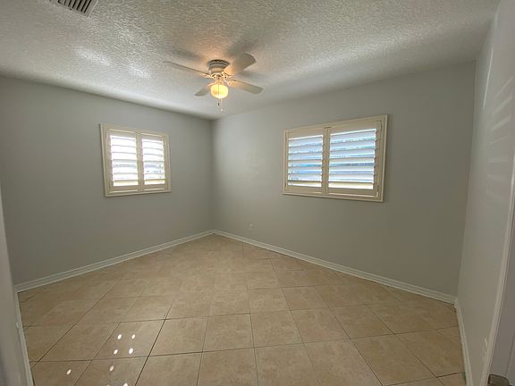 5th image of 3619 Eve Dr W