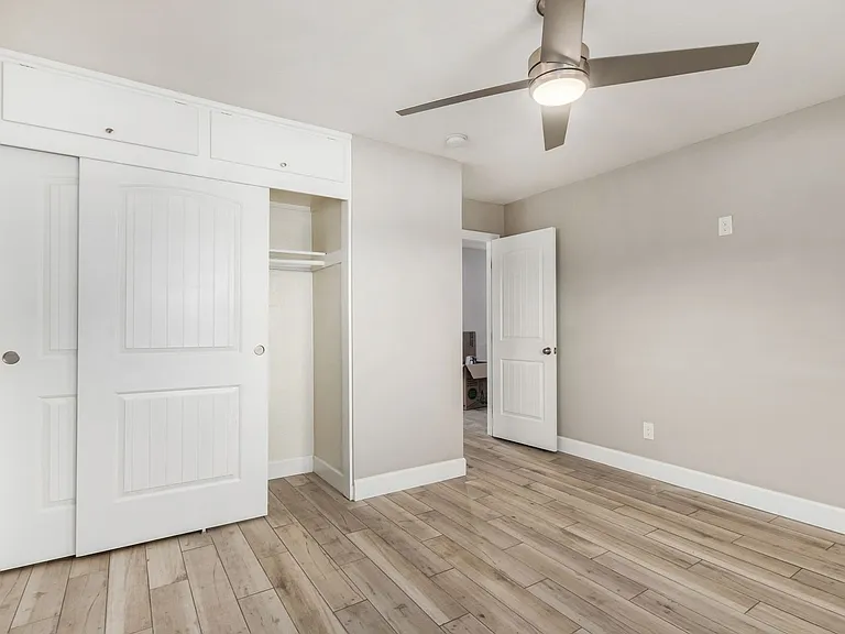 429 W Flower St — Photo 21