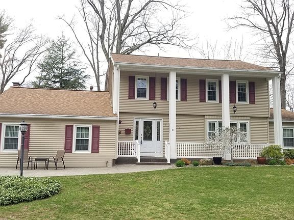 2nd image of 41 Sandalwood Ln