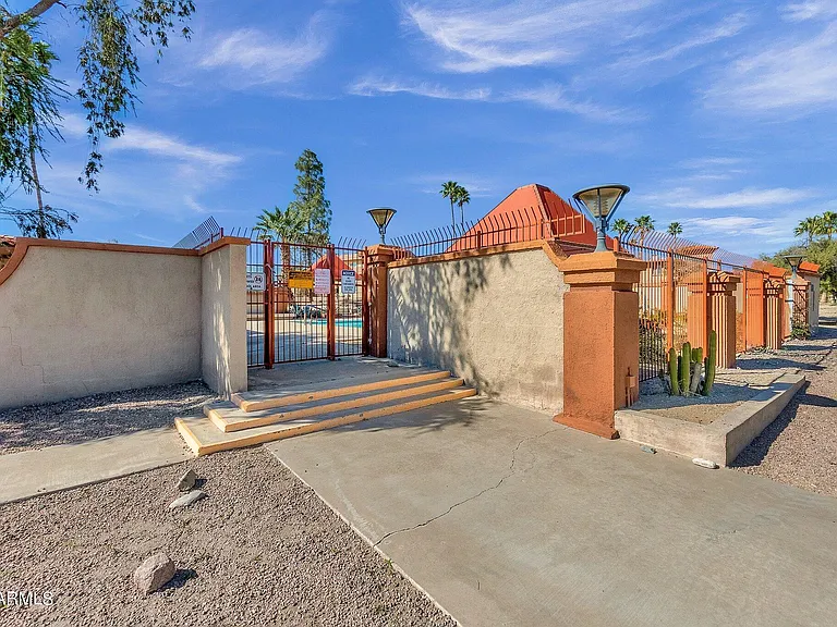 14247 N Boxwood Ln — Photo 38