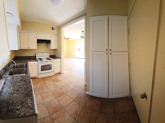 5th image of 3304 Centennial Rd