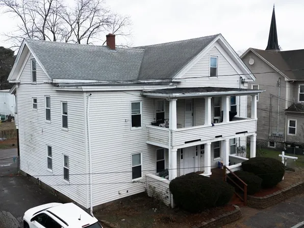 16 Wakefield St, Webster, MA 01570
