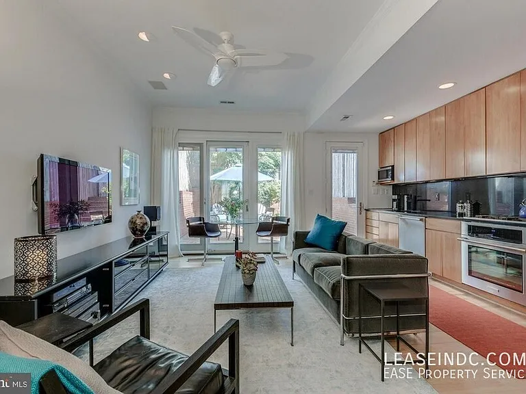 2503 I St NW — Photo 9