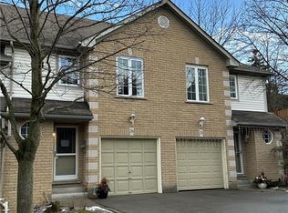 31 Moss Blvd #26, Hamilton, ON L9H 7A6