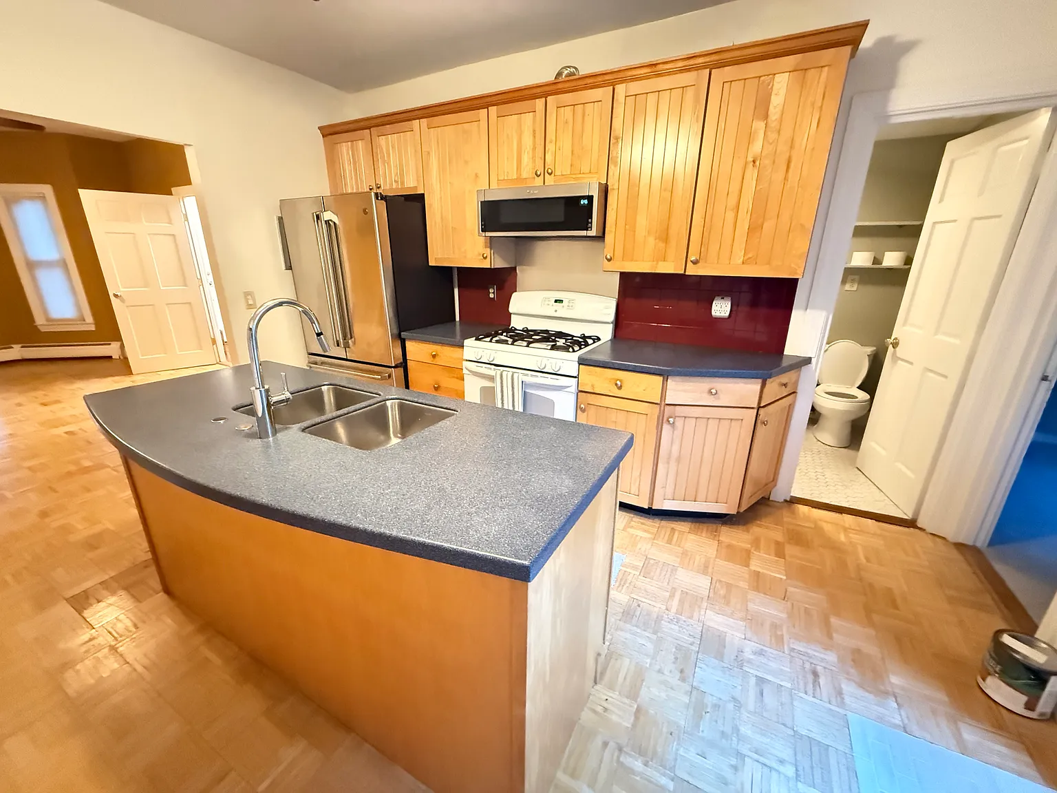 1 bed, 610 sqft, $3,300 — Photo 4