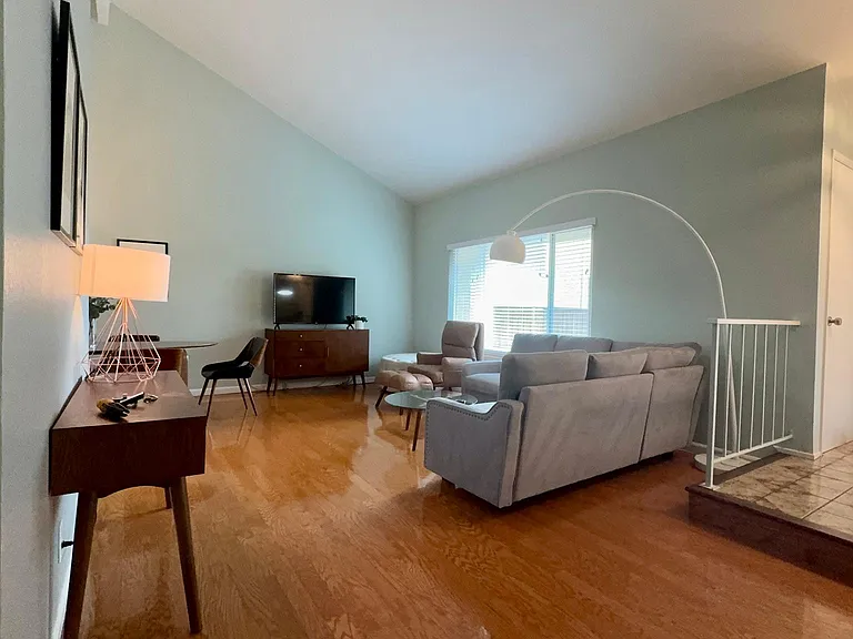 1391 Hardy Pl — Photo 6