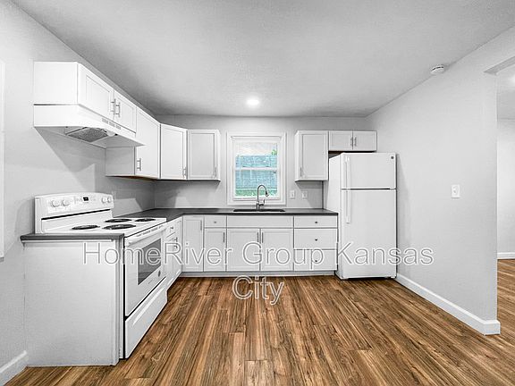 4th image of 8321 Wabash Ave