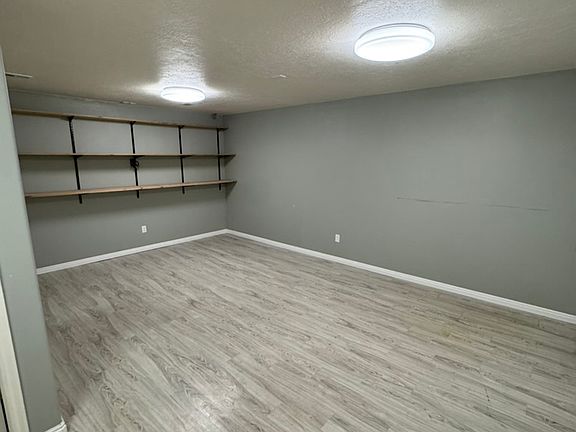 5th image of 1486 N June St