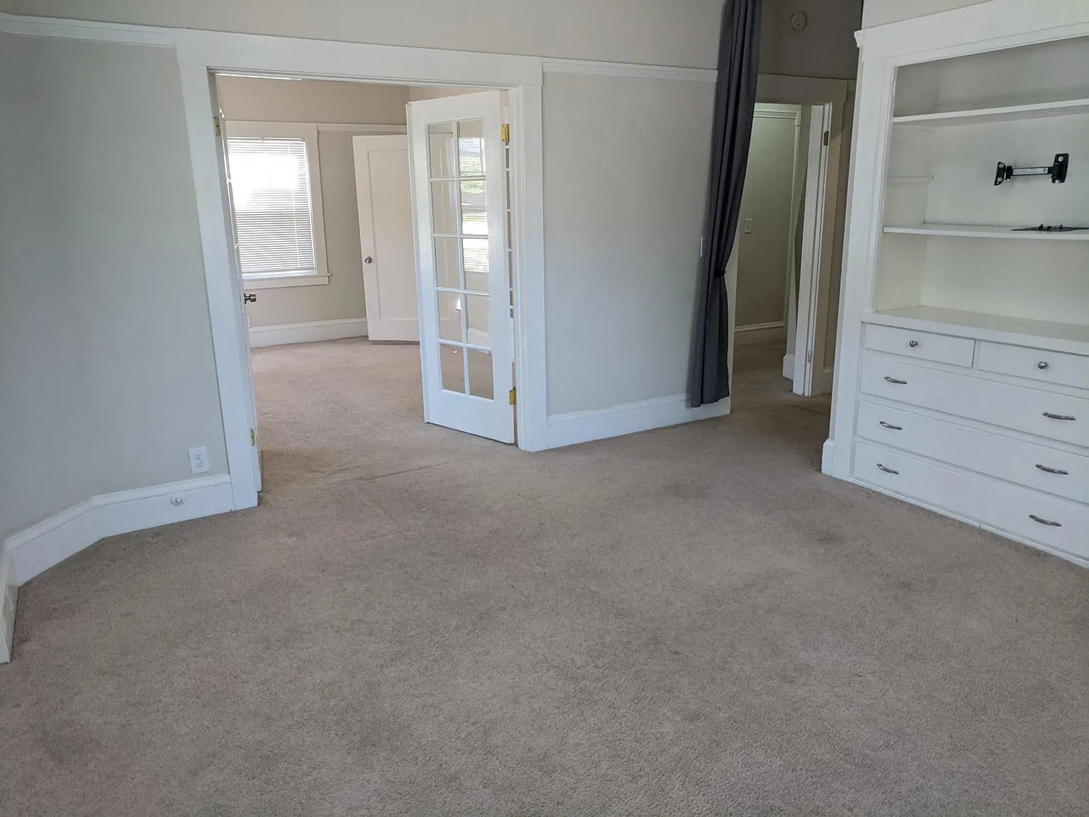 2815 Harrison St — Photo 3