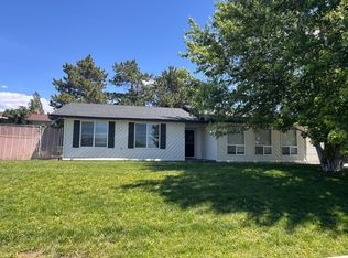 5303 N Sky Vista Ave, Yakima, WA 98901