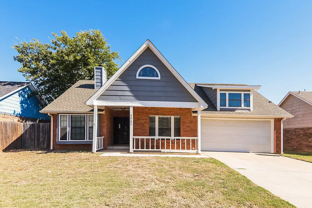 3 bed, 2.0 bath, 1248 sqft, $1,910 — Photo 1