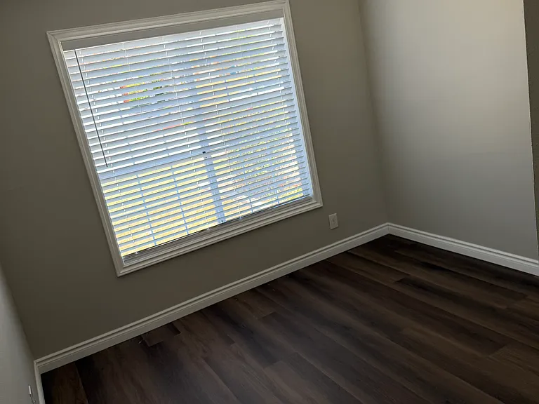 3028 E Vermillion St — Photo 5