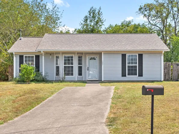 1067 Shadow Ridge Ave, Oak Grove, KY 42262
