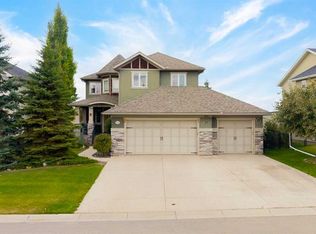 114 E Ranch Rd, Okotoks, AB T1S0L2