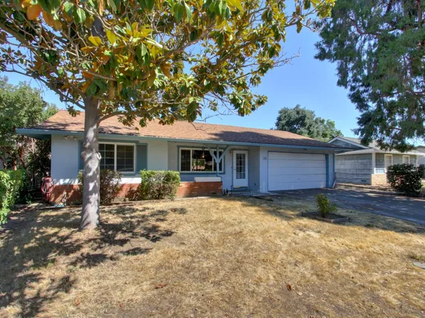 8945 La Riviera Dr, Sacramento, CA 95826