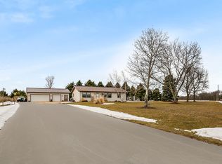 577 Creek Rd, Plano, IL 60545