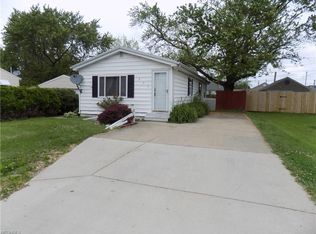 437 Elberta Rd, Vermilion, OH 44089