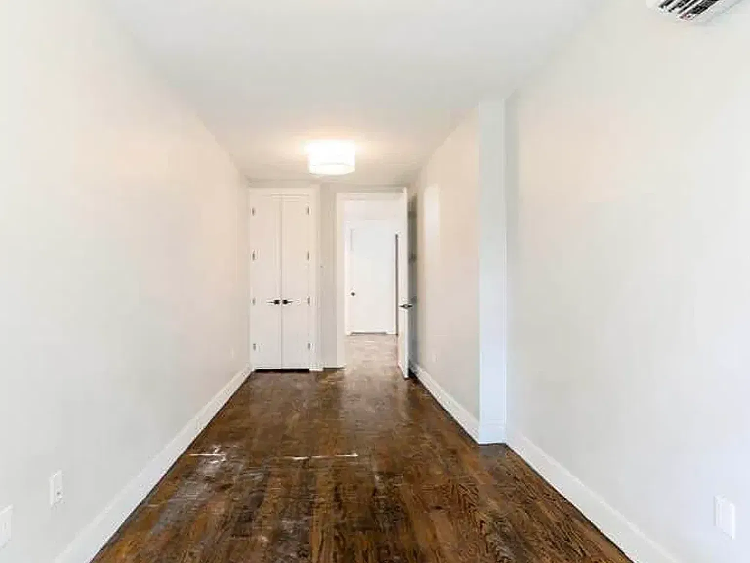 142 Erasmus St — Photo 4