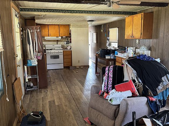 4th image of 1161 Davis Ct