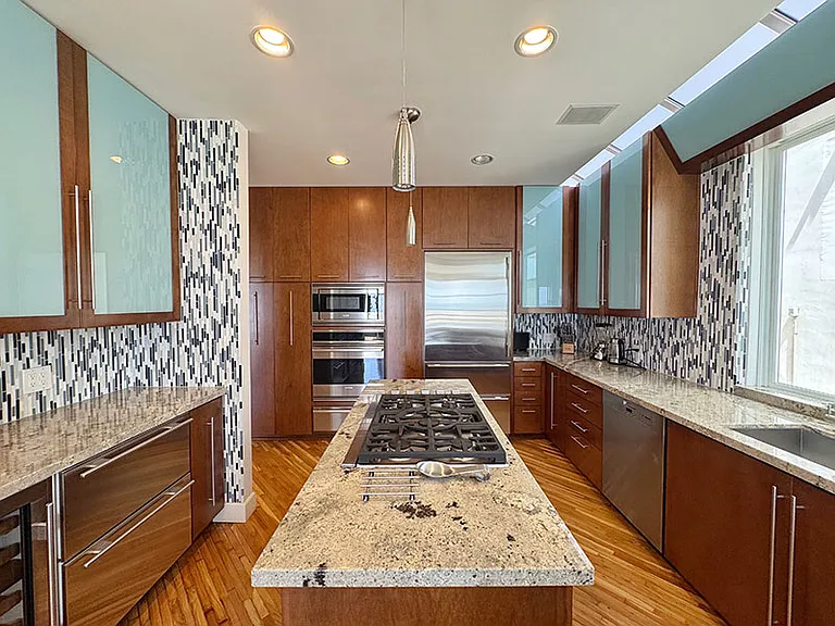 3509 Ocean Front Walk — Photo 16
