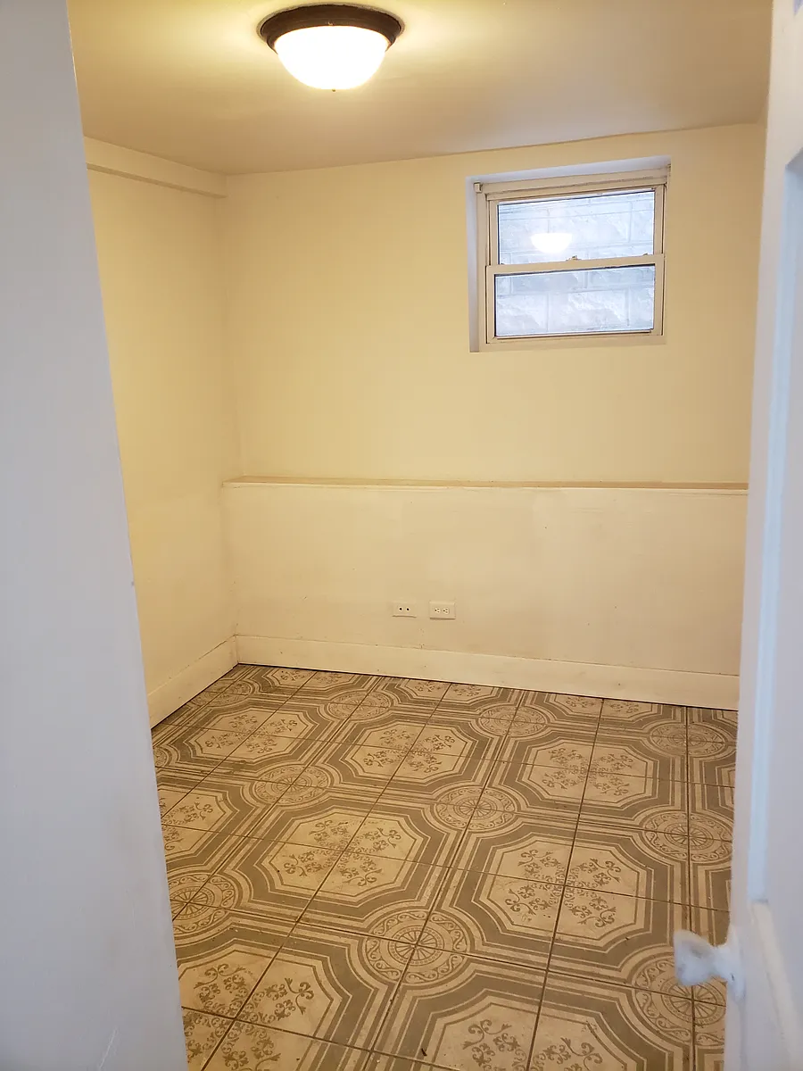 Building Photo - 325 E Kensington Ave #G