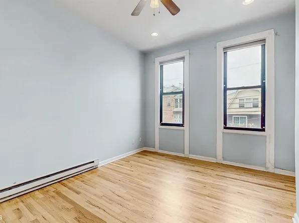 244 Webster Avenue image 17 of 25