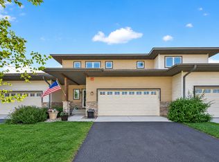 1245 Vernon Dr, Carver, MN 55315