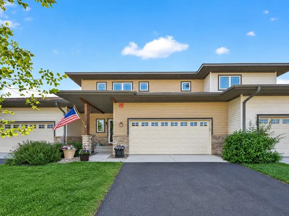 1245 Vernon Dr, Carver, MN 55315