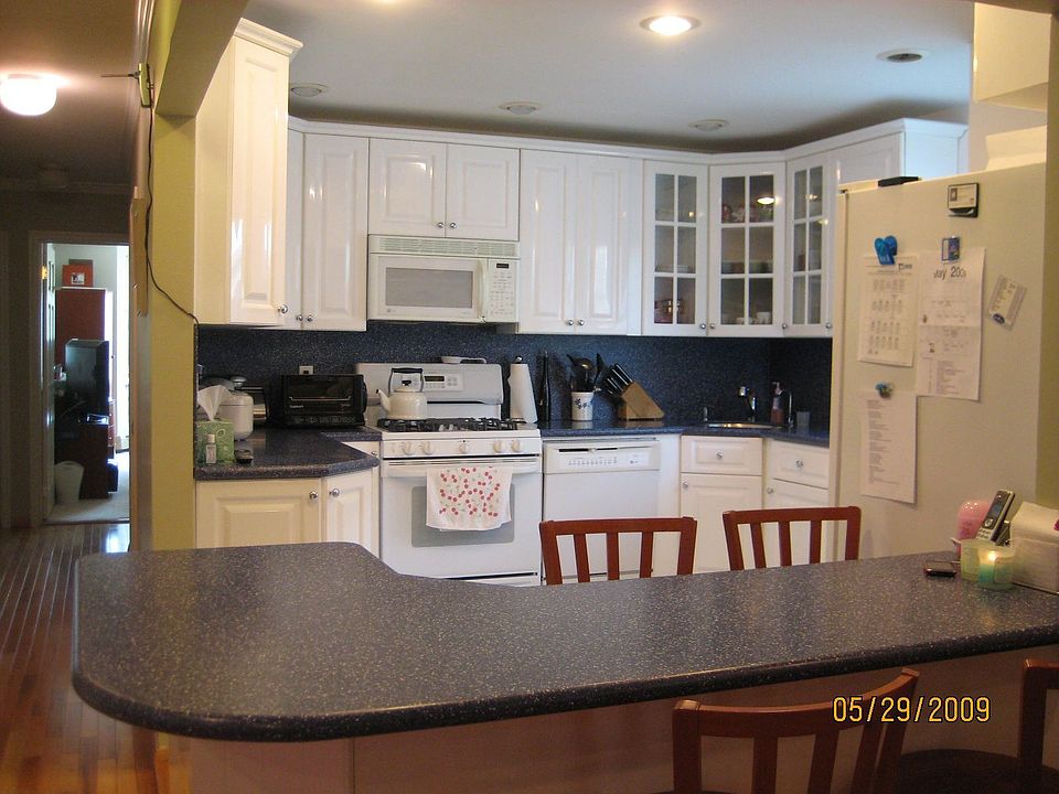 2nd image of 1225 Robin Ln