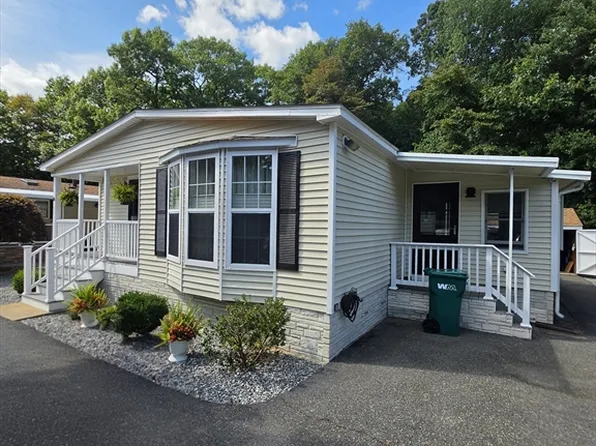16 Kylee Dr, Plainville, MA 02762