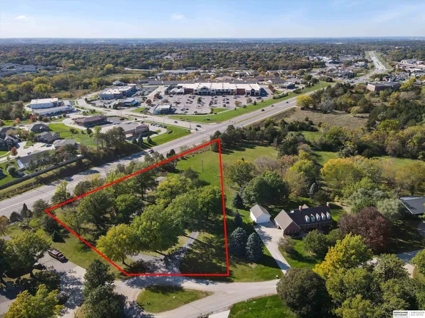 6101 Frontier Rd, Lincoln, NE 68516