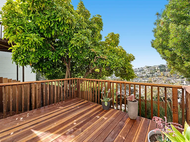 41 Saturn St — Photo 48