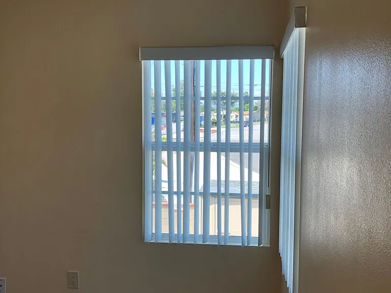 2502 W Via Corona #1/2 — Photo 43