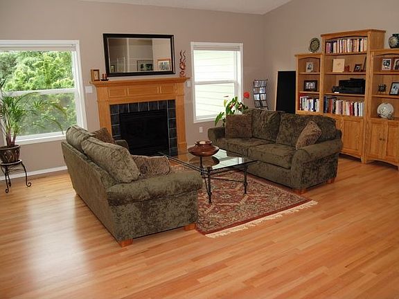 2nd image of 3313 NE 145th Cir