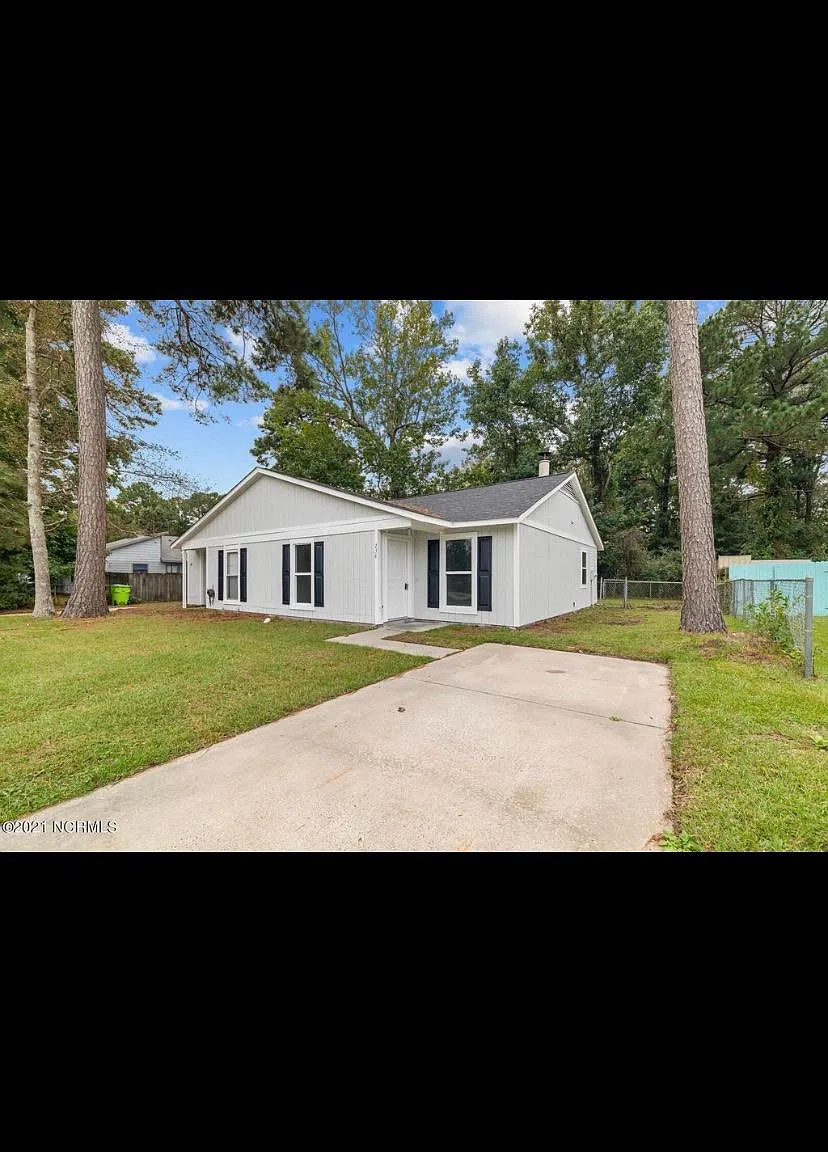 236 Webb Blvd — Photo 1