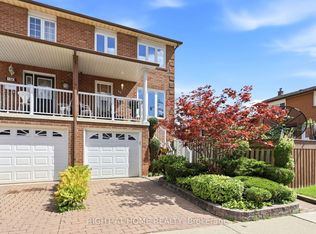 98 Beaver Ter, Toronto, ON M6H4G8