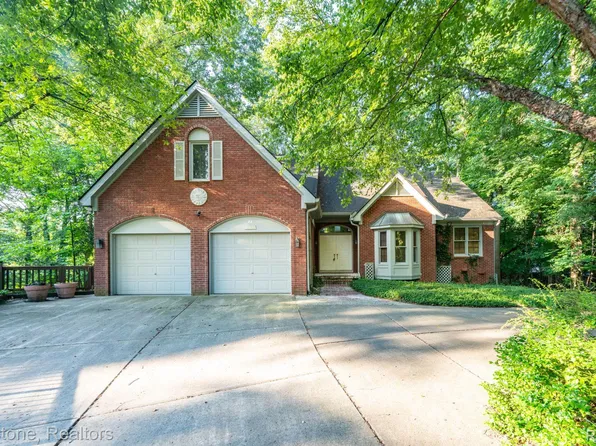 2627 Alden Ct, West Bloomfield, MI 48324