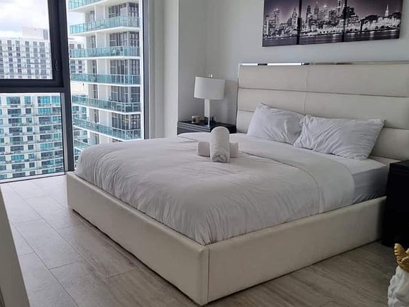 2nd image of 101 NE 34th St #2804