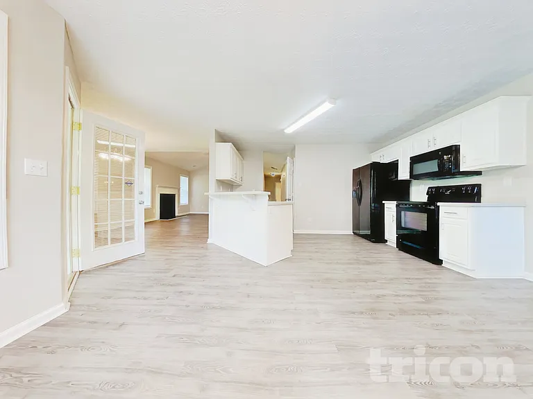 6050 Fieldwood Ln — Photo 6