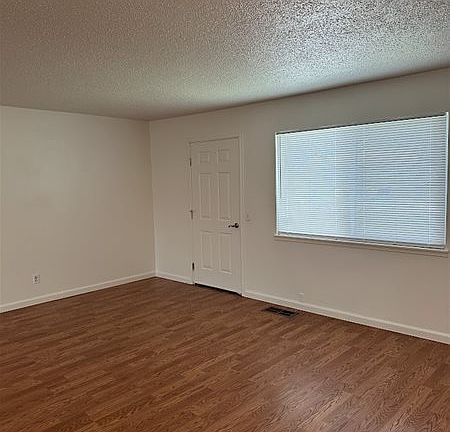2nd image of 1018 S 1st St Unit 6