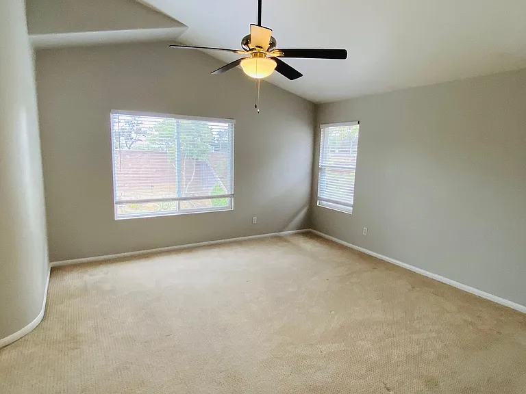 1162 Alexandra Ln — Photo 19