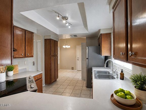 4th image of 2339 W PARK Avenue